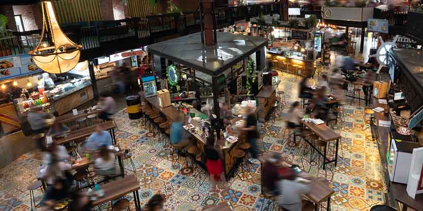 People having dinner at restaurant 